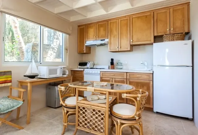 Bougainvillea kitchen