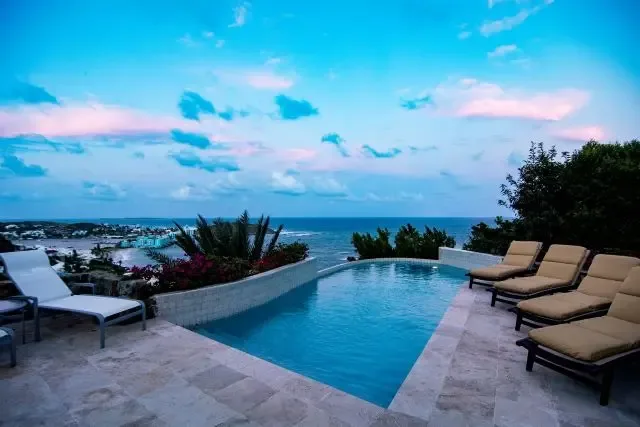 Bougainvillea pool