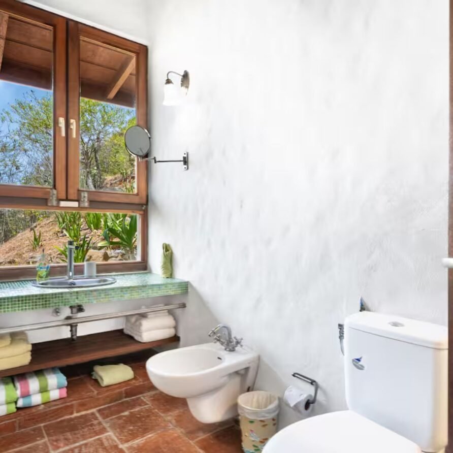Bleu Haven, Ocean views with large pool & full AC