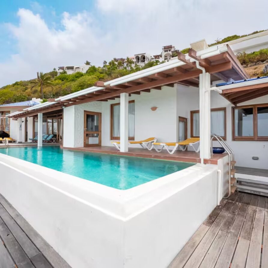 Bleu Haven, Ocean views with large pool & full AC