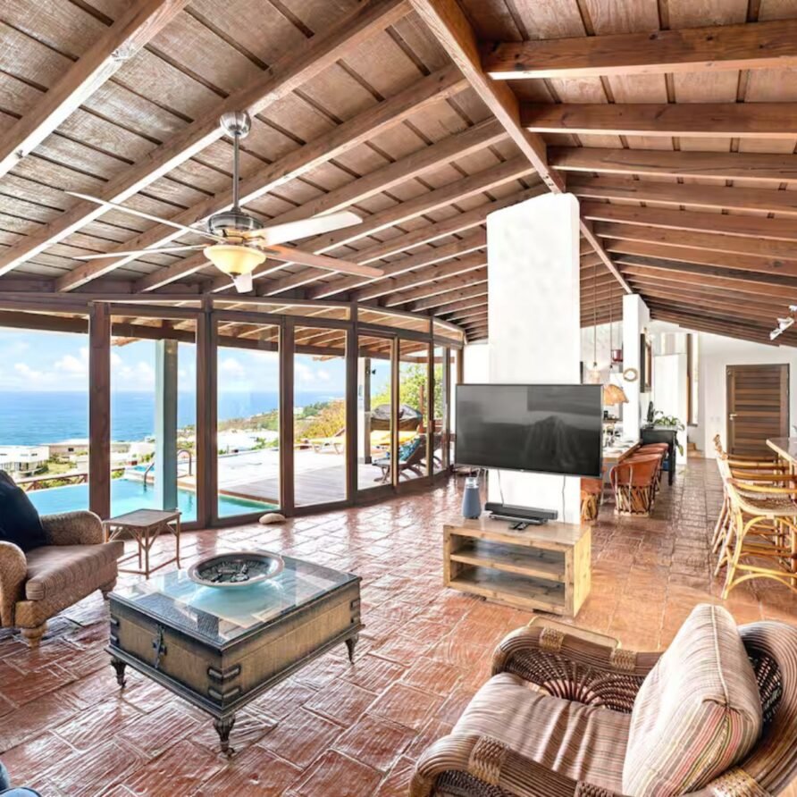 Bleu Haven, Ocean views with large pool & full AC