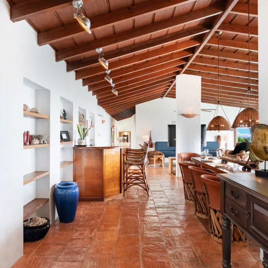 Bleu Haven, Ocean views with large pool & full AC