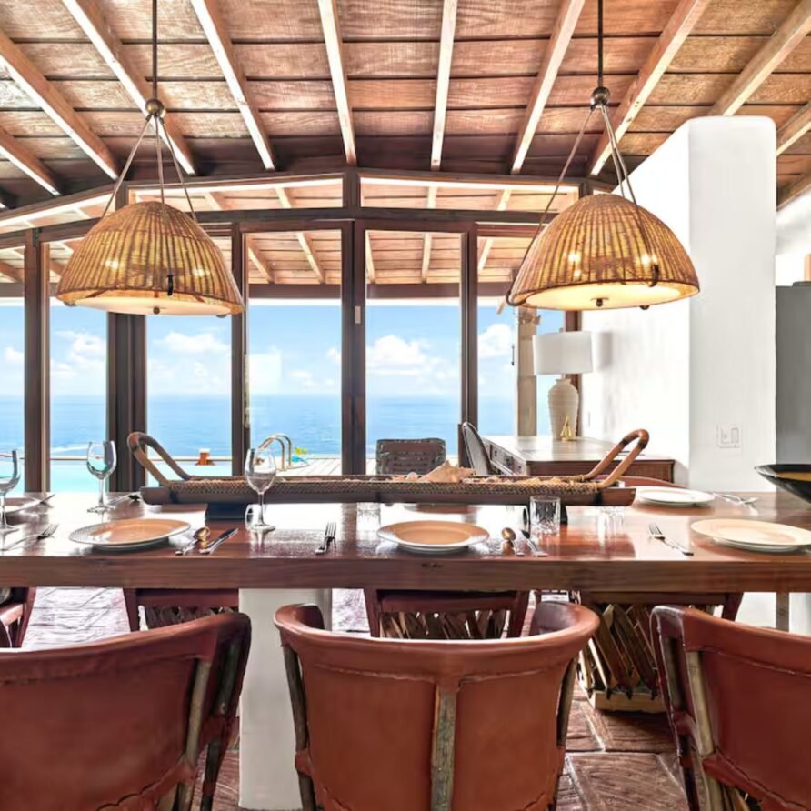 Bleu Haven, Ocean views with large pool & full AC