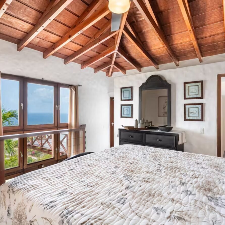 Bleu Haven, Ocean views with large pool & full AC