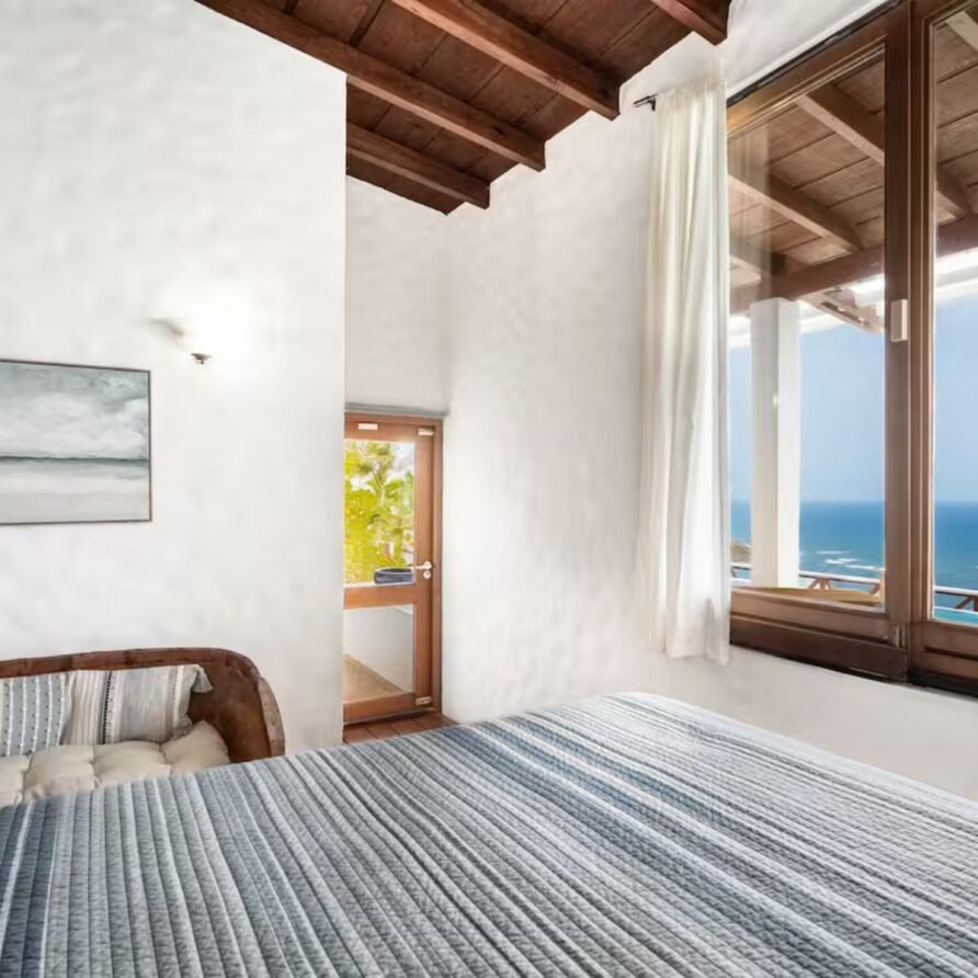 Bleu Haven, Ocean views with large pool & full AC