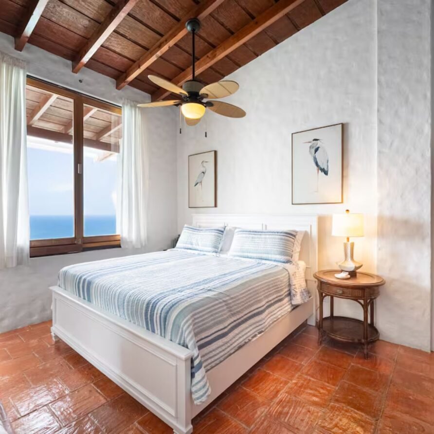 Bleu Haven, Ocean views with large pool & full AC